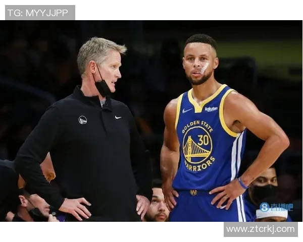 库里复出勇士惨败雷霆，科尔战术安排受质疑，全队状态低迷三分球命中率暴跌
